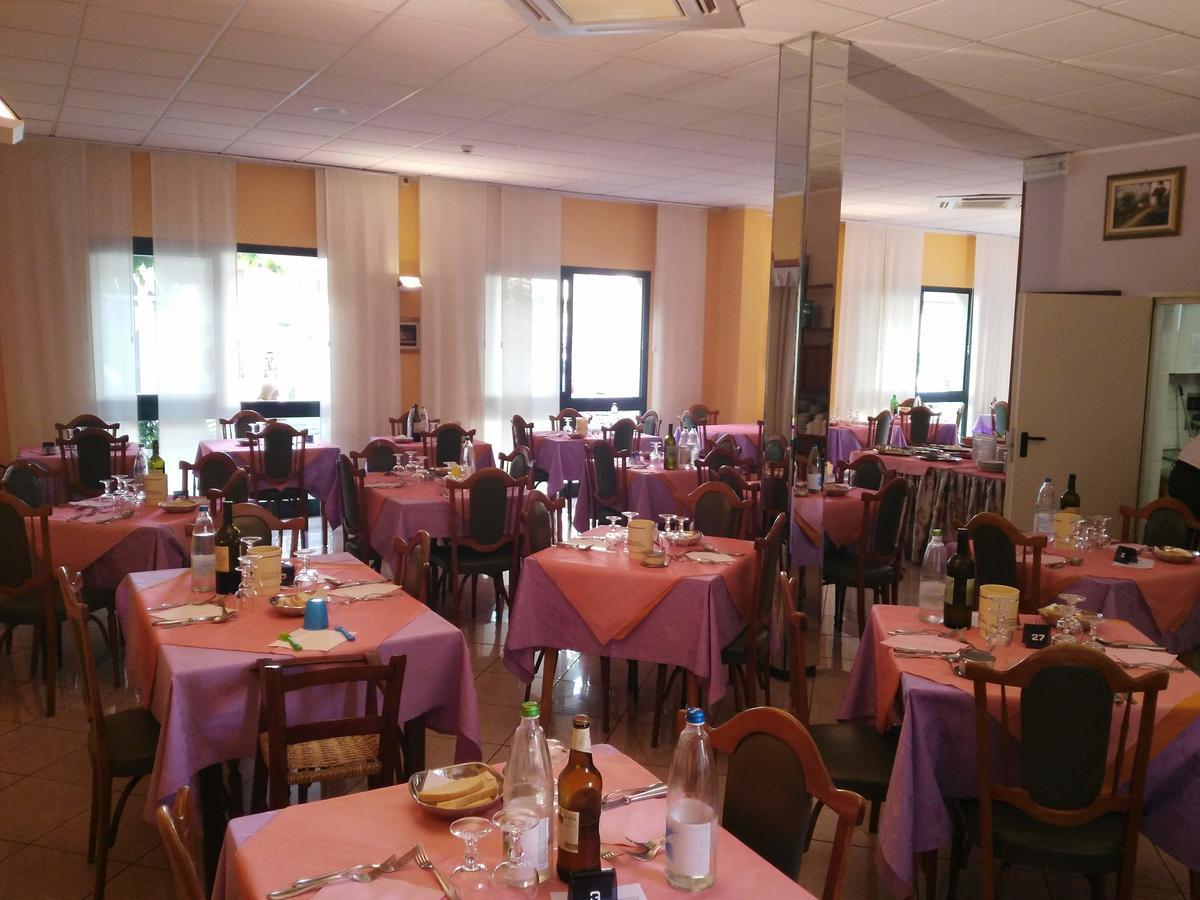 Hotel Marittimo Ρίμινι Εξωτερικό φωτογραφία